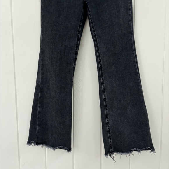 Stradivarius Wide Leg Cropped Denim Raw Hem Stone Wash Black High Rise Women 4 - Picture 9 of 12
